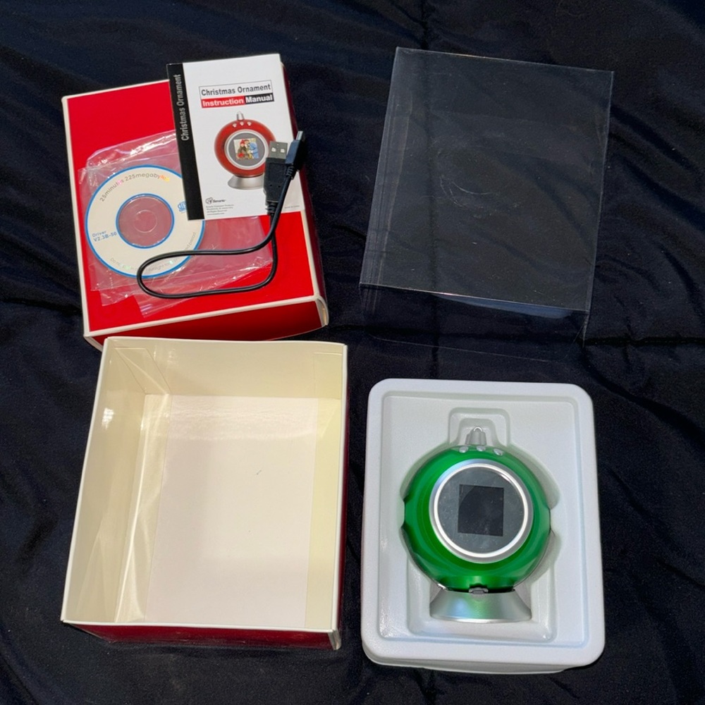 🆕 New in Box, Target Christmas Ornament Digital Photo Ball